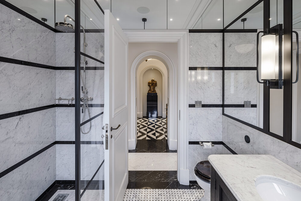 Lardi marbriers, salle de bain en marbre, blanc de carrare, nero marquina